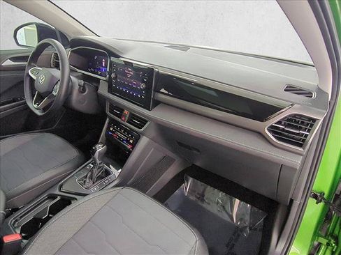 Used 2025 Volkswagen Taos SE FWD image 26