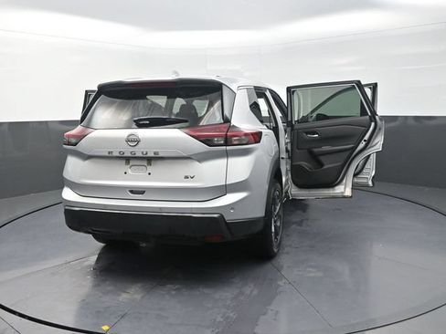 Used 2024 Nissan Rogue SV FWD image 44