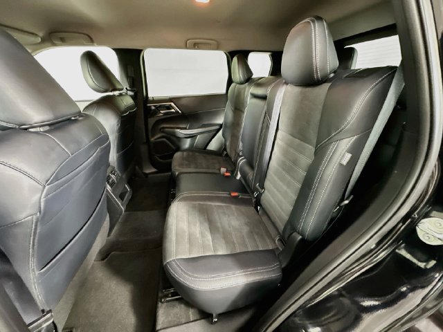 Used 2024 Mitsubishi Outlander SE AWD/4WD image 25