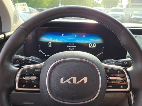 Used 2022 Kia Carnival SX Prestige FWD image 38