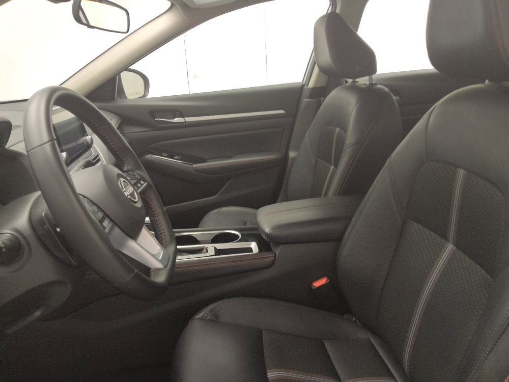 Used 2025 Nissan Altima 2.5 SR FWD image 17