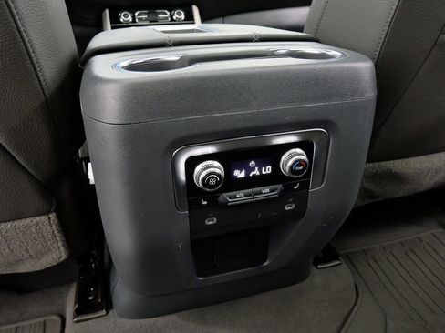 Used 2021 GMC Yukon XL Denali w/ Denali Premium Package AWD/4WD image 20