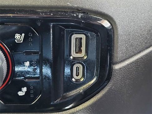 Used 2023 Chevrolet Silverado 1500 High Country w/ High Country Premium Package image 15