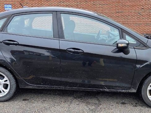 Used 2015 Ford Fiesta SE FWD image 5