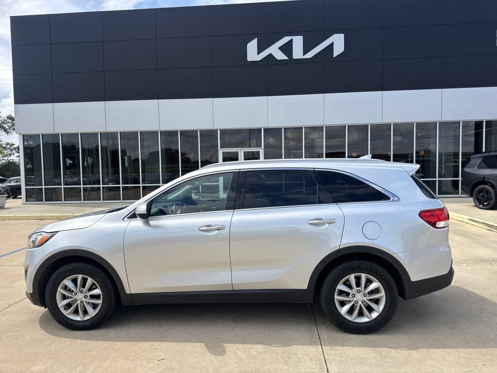 Used 2018 Kia Sorento FWD image 23