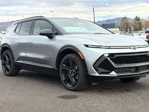 New 2026 Chevrolet Equinox EV RS image 3