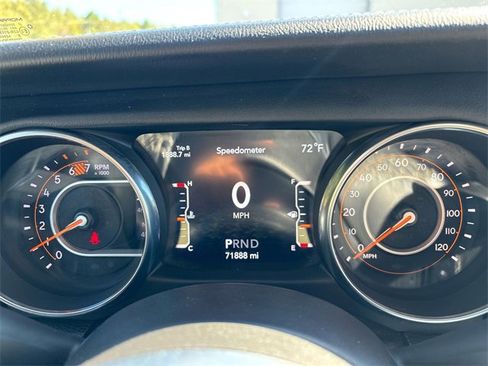 Used 2020 Jeep Wrangler Unlimited Sahara image 21