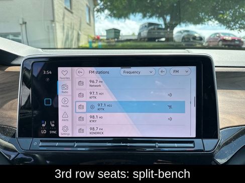 Used 2025 Volkswagen Atlas SE FWD image 18