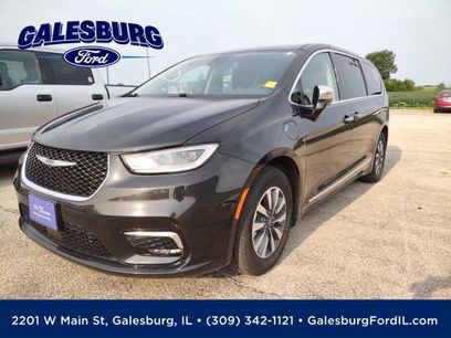 Used 2023 Chrysler Pacifica Limited