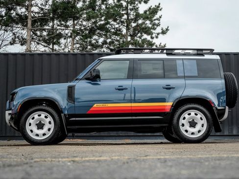 New 2025 Land Rover Defender 110 S image 4