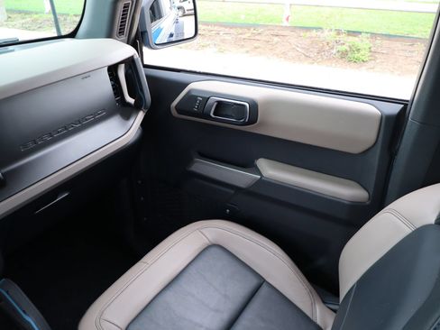 Used 2022 Ford Bronco Wildtrak AWD/4WD image 24