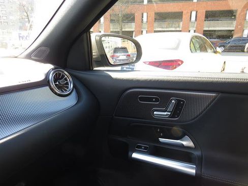 Certified 2022 Mercedes-Benz GLA 250 4MATIC image 16