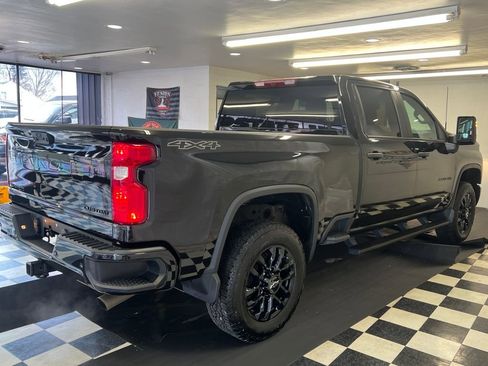 Used 2025 Chevrolet Silverado 2500 Custom w/ Custom Value Package image 21