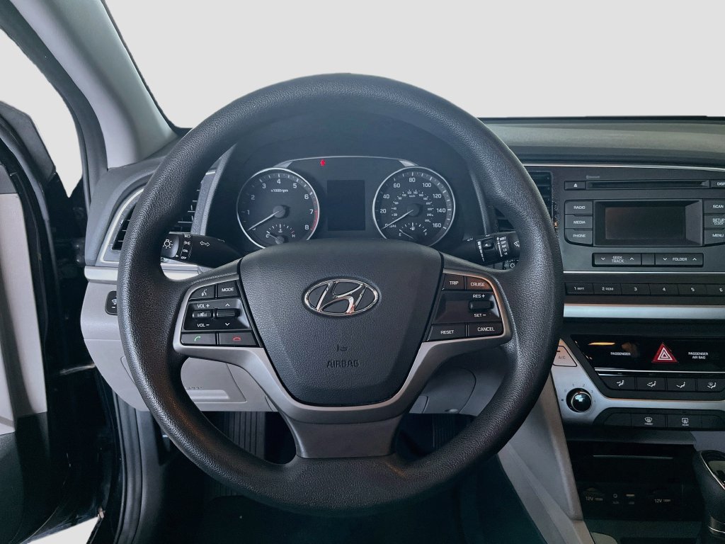 Used 2018 Hyundai Elantra SE w/ Cargo Package FWD image 11