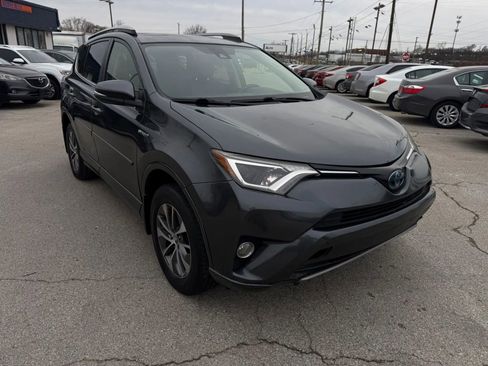Used 2018 Toyota RAV4 XLE w/ Protection Package image 7