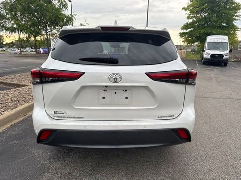 Used 2023 Toyota Highlander Limited FWD image 4