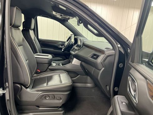 Used 2024 Chevrolet Tahoe Premier AWD/4WD image 25