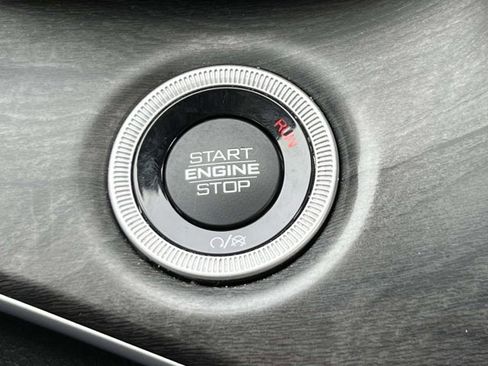 Certified 2023 Jeep Grand Cherokee Limited w/ Luxury Tech Group II image 26