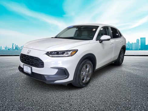 Certified 2026 Honda HR-V LX image 2
