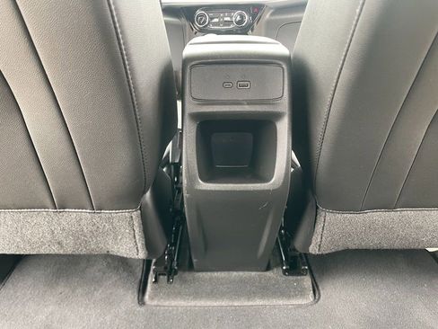 Used 2025 Chevrolet Trax LT w/ LT Convenience Package FWD image 27