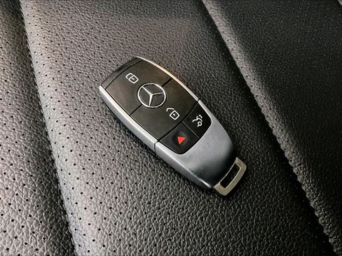 Used 2024 Mercedes-Benz GLE 350 4MATIC image 12