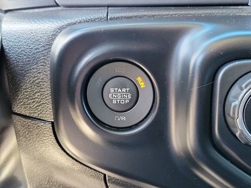 Certified 2023 Jeep Gladiator Willys image 12