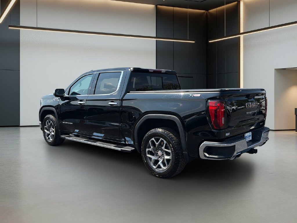 Used 2023 GMC Sierra 1500 SLT w/ SLT Premium Package AWD/4WD image 3