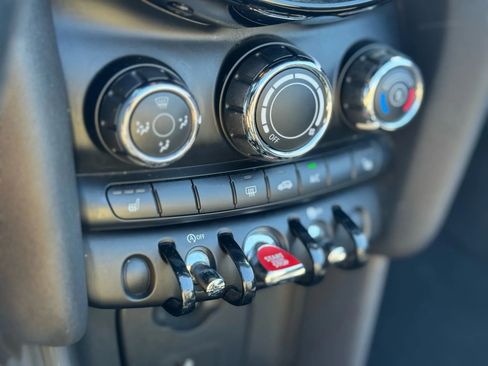 Used 2019 MINI Cooper Convertible image 45