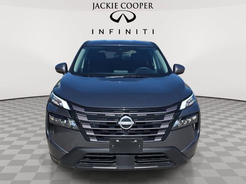 Used 2026 Nissan Rogue SV AWD/4WD image 2
