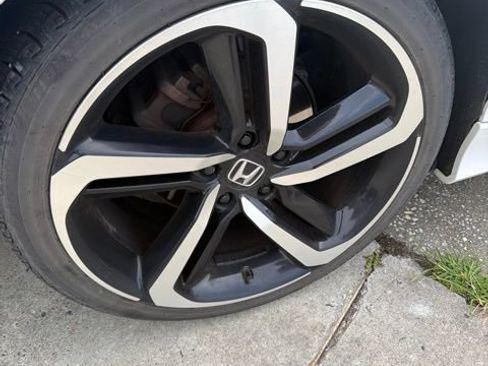 Used 2018 Honda Accord Sport image 4