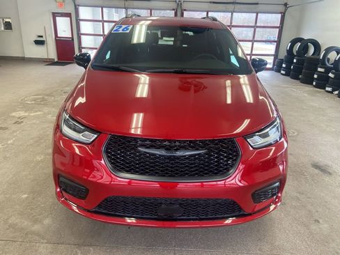 New 2026 Chrysler Pacifica Select w/ S Appearance Package FWD image 2