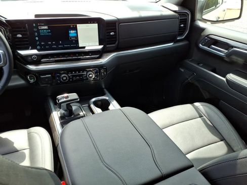 Used 2023 Chevrolet Silverado 1500 LTZ w/ LTZ Premium Package image 14