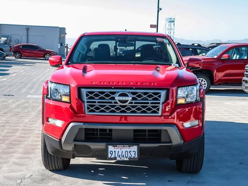 Used 2023 Nissan Frontier SV w/ SV Convenience Package image 2