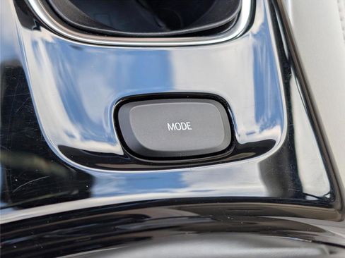 Used 2023 Buick Envision Avenir image 28