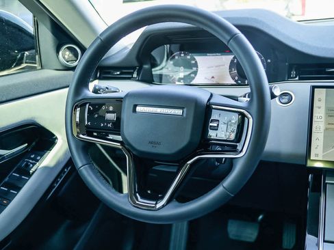 Used 2025 Land Rover Range Rover Evoque S image 15