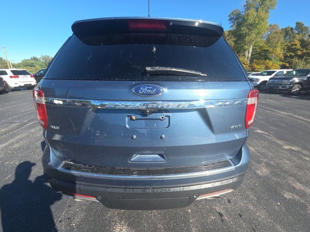 Used 2018 Ford Explorer XLT w/ XLT Technology Feature Bundle AWD/4WD image 4