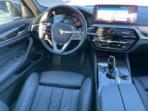 Certified 2023 BMW 530i xDrive w/ Premium Package image 9