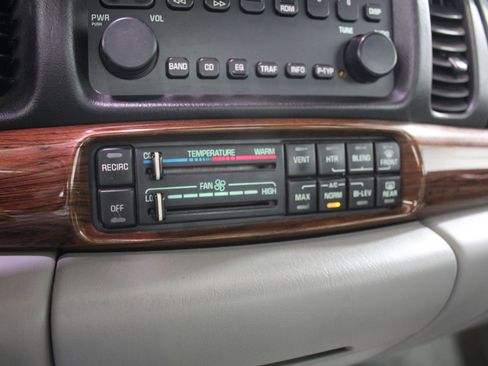 Used 2005 Buick Le Sabre Custom image 14