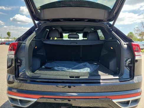 Used 2020 Volkswagen Atlas Cross Sport SEL R-Line w/ Cross Sport MDO Package AWD/4WD image 14