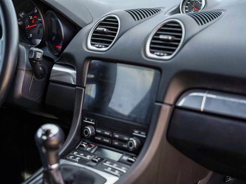 Used 2025 Porsche 718 Boxster image 15