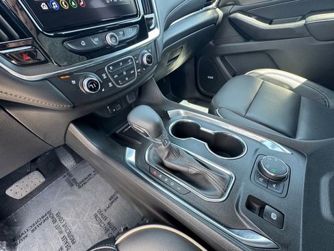 Used 2023 Chevrolet Traverse Premier AWD/4WD image 28