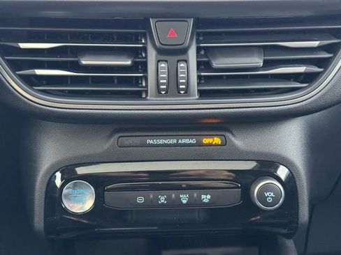 Certified 2025 Ford Escape SE image 13