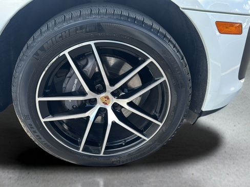 Used 2024 Porsche Macan AWD/4WD image 21