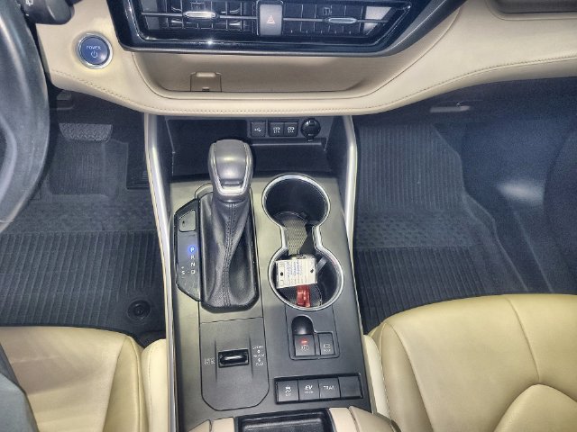 Used 2021 Toyota Highlander XLE AWD/4WD image 20