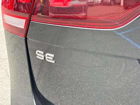 Certified 2023 Volkswagen Tiguan SE image 10