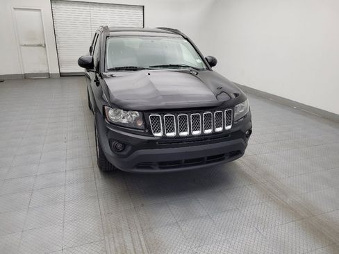 Used 2017 Jeep Compass Latitude AWD/4WD image 14