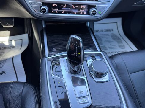 Used 2018 BMW 740i image 27