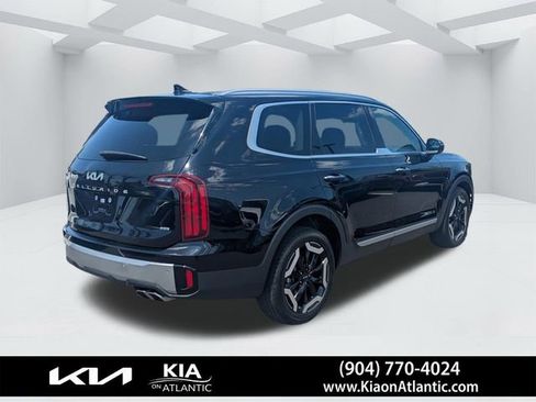 Used 2023 Kia Telluride S w/ S Sunroof Package image 3