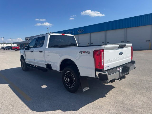 Used 2024 Ford F250 XLT AWD/4WD image 3