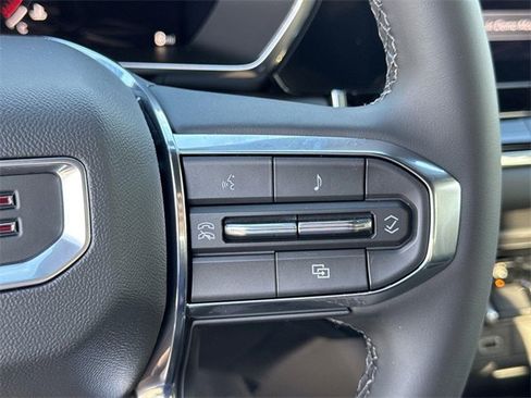 New 2026 GMC Canyon Elevation w/ LPO, Black Badging Package image 10